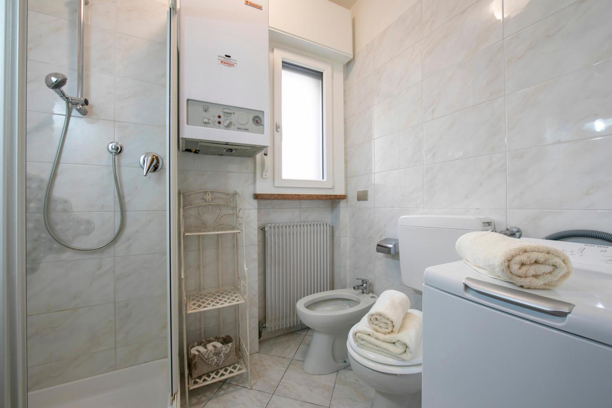 Lake View Dom-Us Apartment - Happy Rentals Рива дел Гарда Екстериор снимка