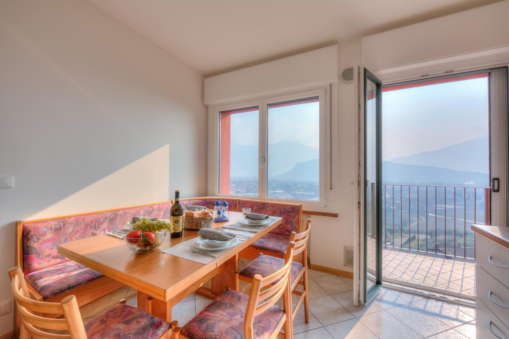 Lake View Dom-Us Apartment - Happy Rentals Рива дел Гарда Екстериор снимка