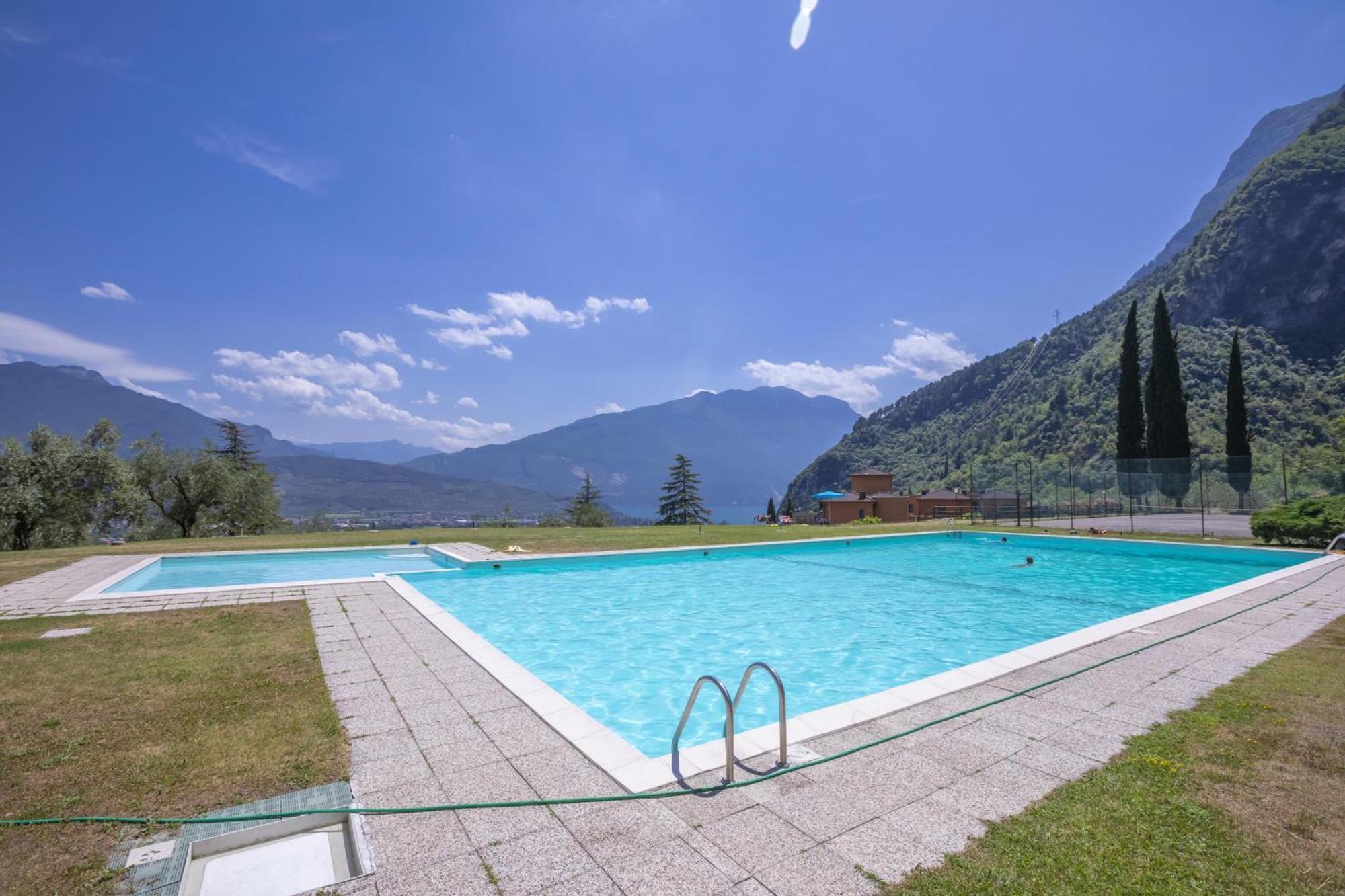 Lake View Dom-Us Apartment - Happy Rentals Рива дел Гарда Екстериор снимка