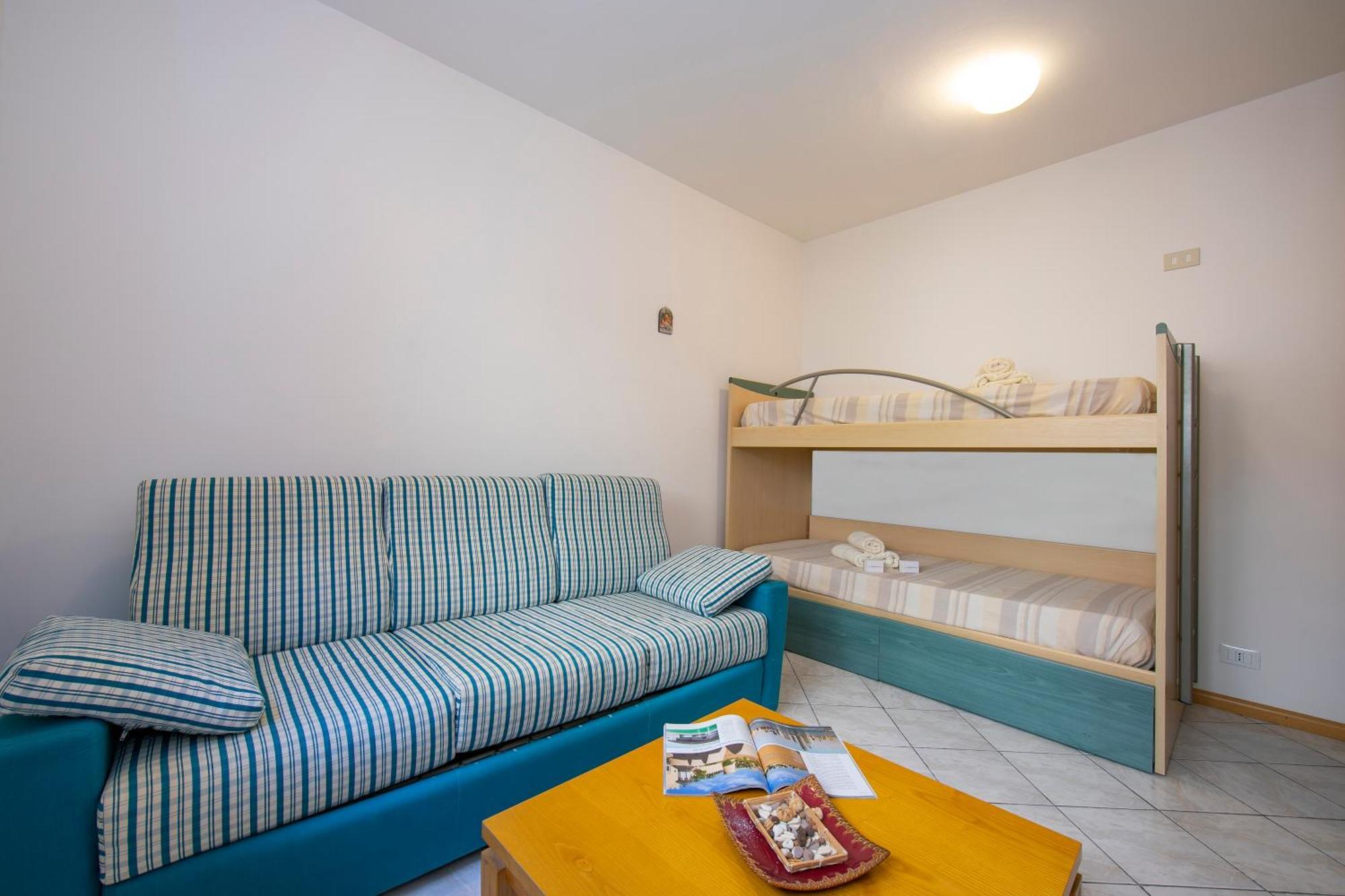 Lake View Dom-Us Apartment - Happy Rentals Рива дел Гарда Екстериор снимка